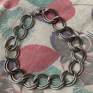 Banana Republic women’s costume necklace